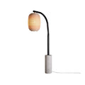 **Moderne vloerlamp met betonnen basis en Japanse papieren kap**